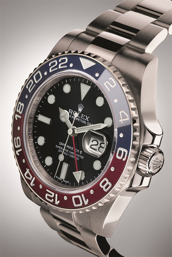 Dual-colored bezels fake watches are symbol of Rolex watches.
