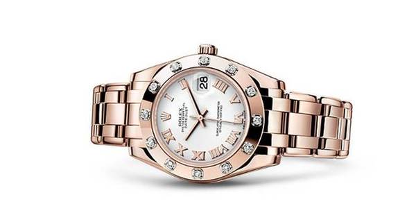 Rose golden fake watches are suitable for elegant ladies.