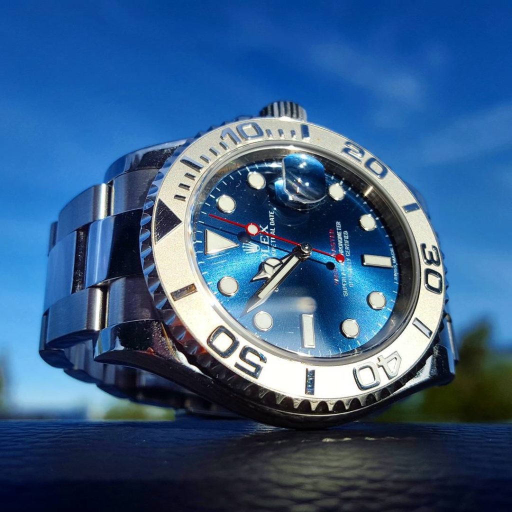 Rolex fake watches with blue dials are suitable for summer.