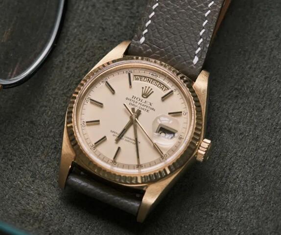 The Rolex Day-Date replica sports a distinctive look of retro style.