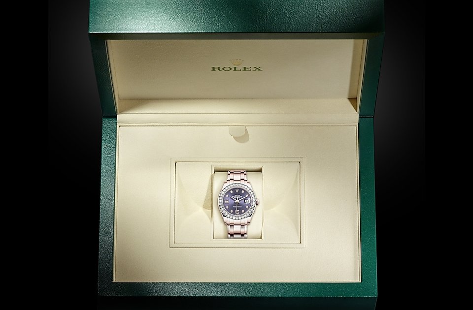 The purple dial fake watch has date window.